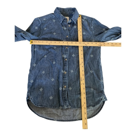 American Eagle Embroidered Chambray Button-Up Shirt – Size XS - Picture 5 of 7